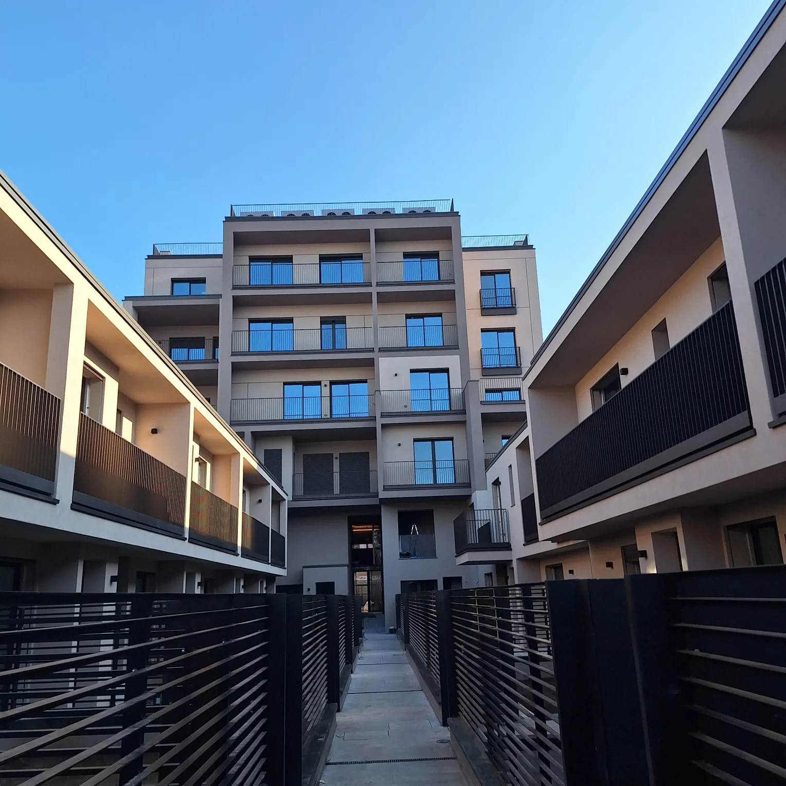 Appartamenti Viale Certosa – 16
